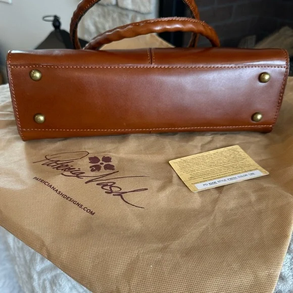 ✨LIKE NEW✨Patricia Nash Rienzo Satchel -Heritage British Tan LEATHER - Picture 8 of 16